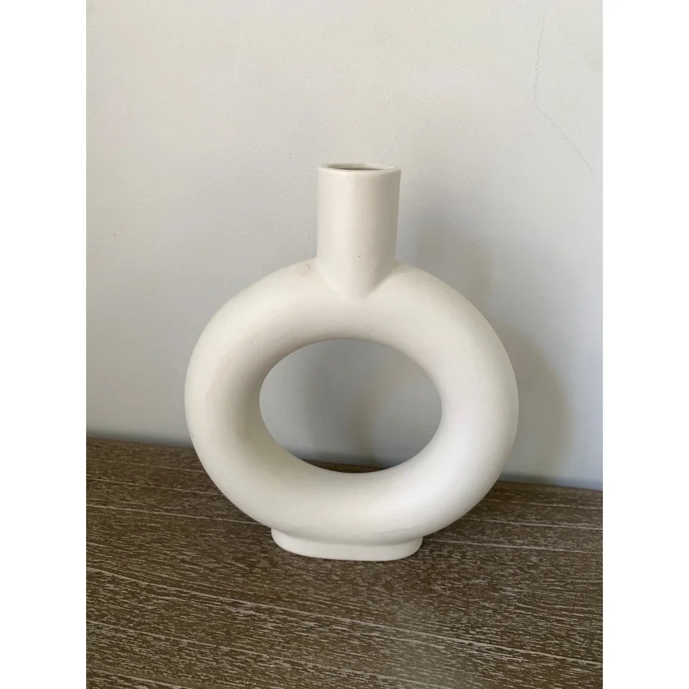 Modern Matte White‎ Ceramic Donut Vase Minimalist Nordic Circular Hollow 9 Inch